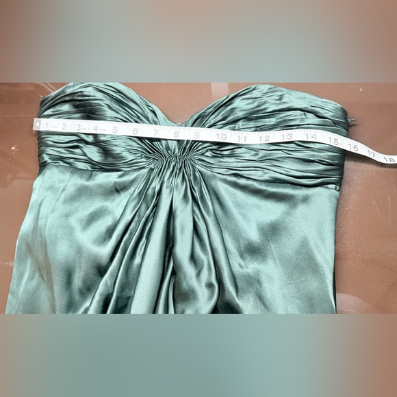 Laundry by Shelli Segal Strapless Charmeuse Gown Size 6 - Picture 5 of 8